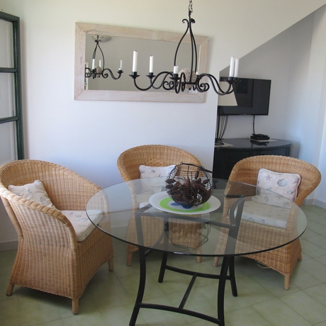 Imagen de los interiores del Hotel Residencial Puerto Mog&aacute;n. Foto 11