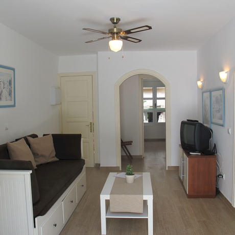 Imagen de los interiores del Hotel Residencial Puerto Mog&aacute;n. Foto 13