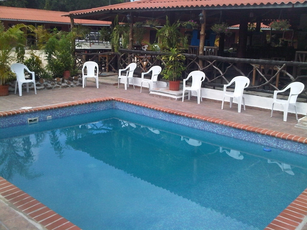 Imagen de la piscina del Hotel Residencial Rio Hato. Foto 15