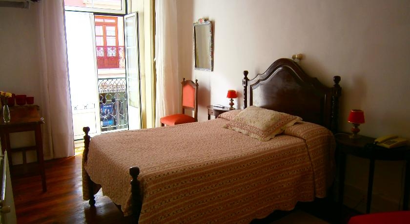 Imagen de la habitación del Hotel Residencial Uniao, Tomar. Foto 3