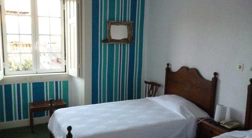 Imagen de la habitación del Hotel Residencial Uniao, Tomar. Foto 4
