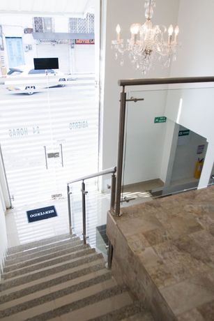 Imagen de los interiores del Hotel Residencias La Che. Foto 17