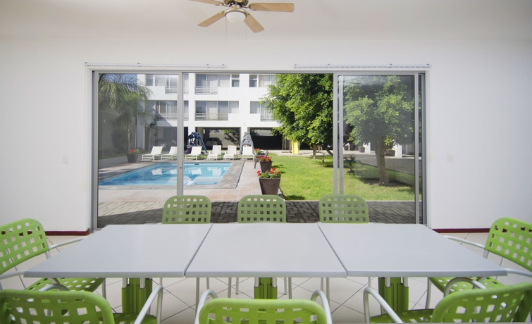 Imagen de los exteriores del Hotel Residencias M&eacute;xico Plaza Tepeyac. Foto 9