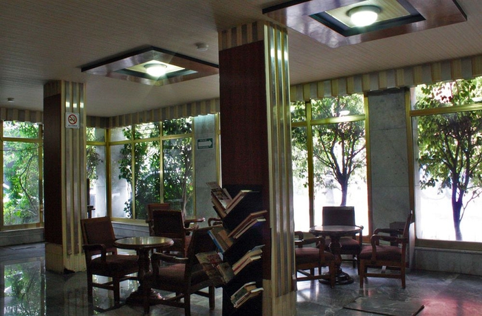 Imagen de los interiores del Hotel Residencias Señorial. Foto 15