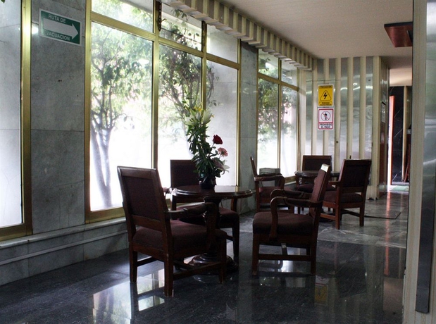 Imagen de los interiores del Hotel Residencias Señorial. Foto 16