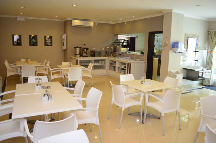 Imagen del bar/restaurante del Hotel Residential Primavera. Foto 2