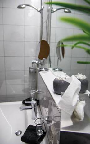 Imagen de la habitación del Hotel Residenz Dunza Garni. Foto 8