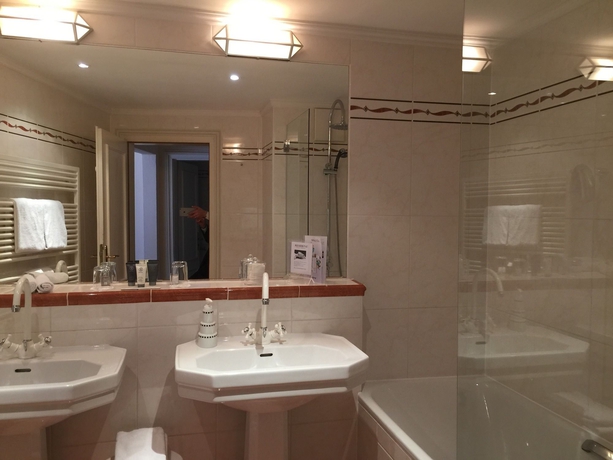 Imagen de la habitación del Hotel Residenz Heinz Winkler. Foto 2