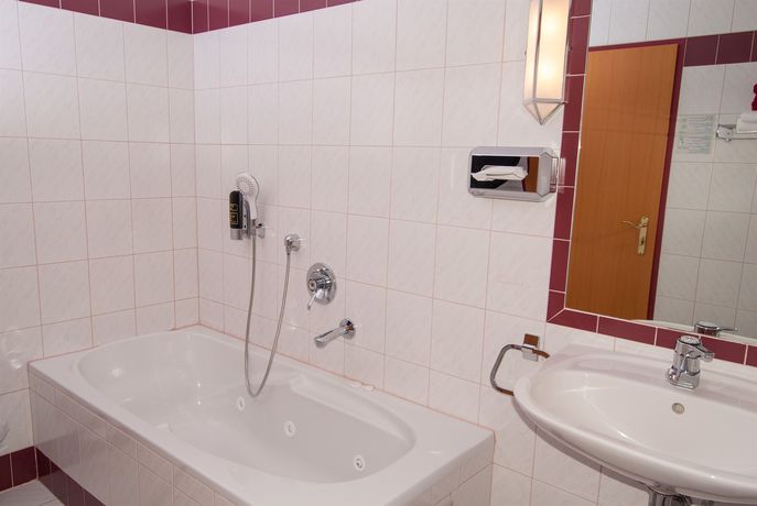 Imagen del bar/restaurante del Hotel Residenz H&ouml;ssinger. Foto 2