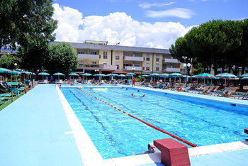 Imagen de la piscina del Hotel Residenza Alberghiera Italia. Foto 16