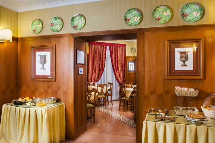 Imagen del bar/restaurante del Hotel Residenza D'aragona. Foto 2