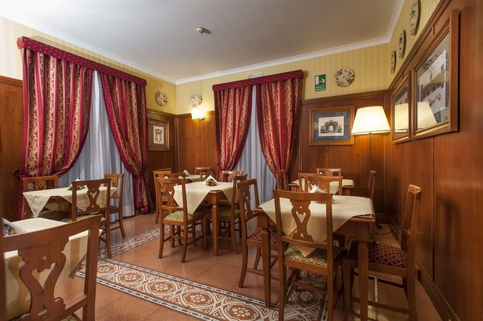Imagen del bar/restaurante del Hotel Residenza D'aragona. Foto 4