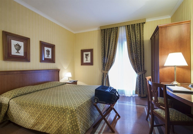 Imagen de la habitación del Hotel Residenza D'aragona. Foto 8