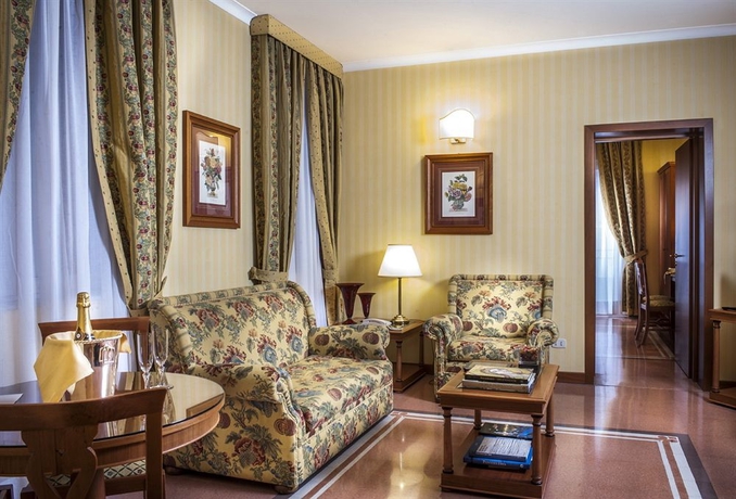 Imagen de la habitación del Hotel Residenza D'aragona. Foto 9