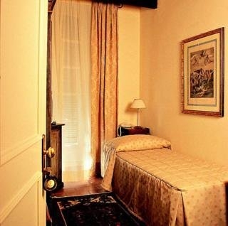 Imagen de la habitación del Hotel Residenza D'epoca Verdi. Foto 5