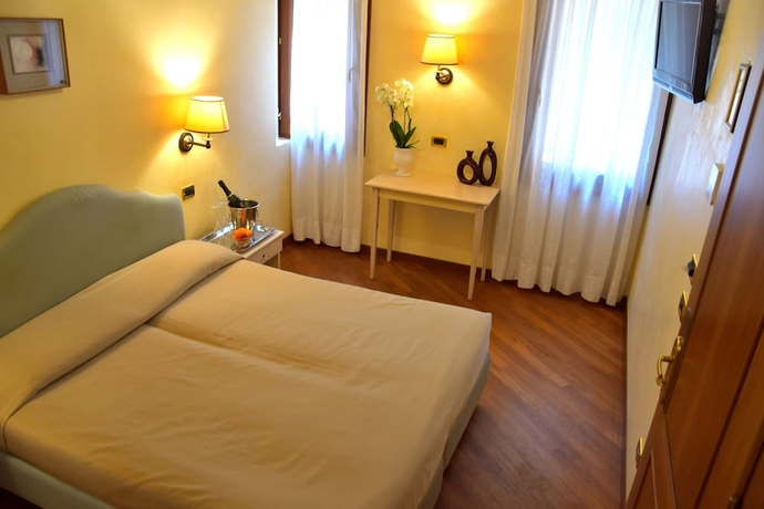 Imagen de la habitación del Hotel Residenza Favaro. Foto 11