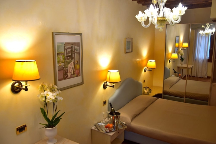 Imagen de la habitación del Hotel Residenza Favaro. Foto 12