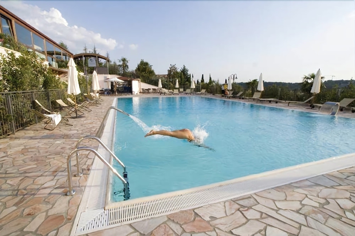 Imagen de la piscina del Hotel Residenza Fontanelle. Foto 17