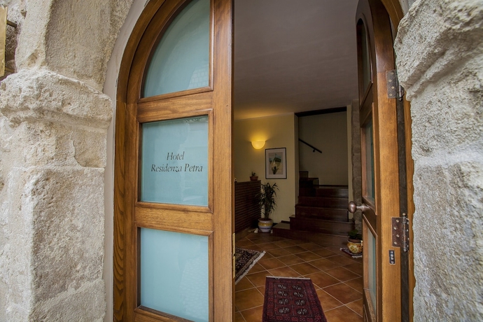 Imagen de los interiores del Hotel Residenza Petra. Foto 15