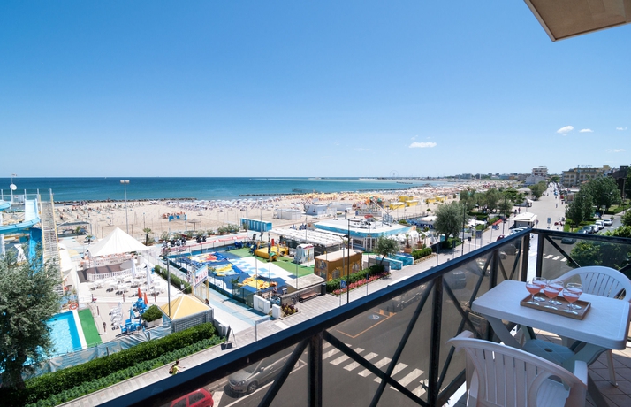 Imagen de los exteriores del Hotel Residenza Sol Holiday. Foto 4