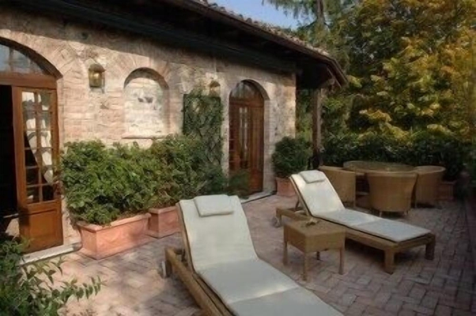 Imagen de la habitación del Hotel Residenza Torre Di San Martino. Foto 13