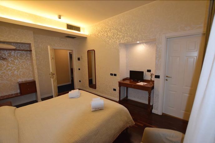 Imagen de la habitación del Hotel Residenza Villa Duse. Foto 6