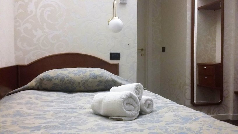 Imagen de la habitación del Hotel Residenza Villa Duse. Foto 7