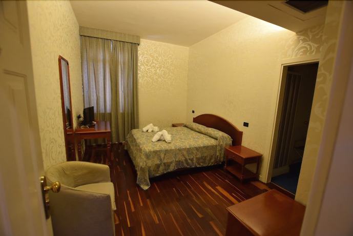 Imagen de la habitación del Hotel Residenza Villa Duse. Foto 9