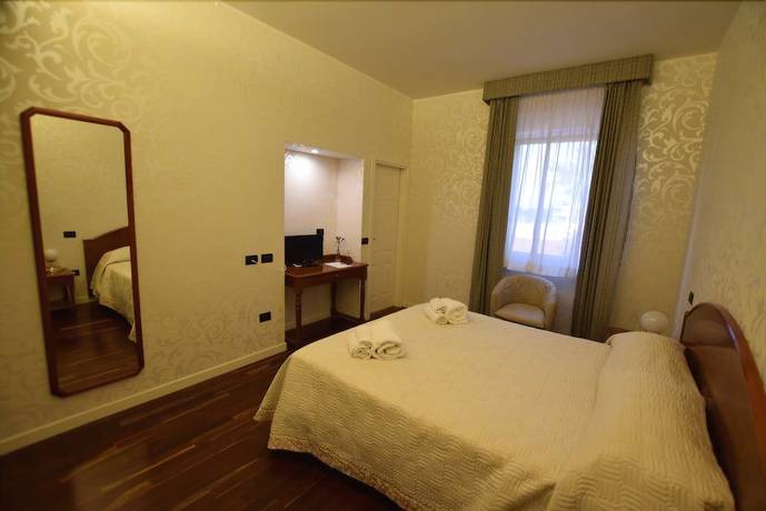 Imagen de la habitación del Hotel Residenza Villa Duse. Foto 11