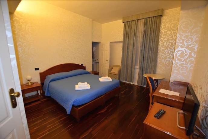 Imagen de la habitación del Hotel Residenza Villa Duse. Foto 13