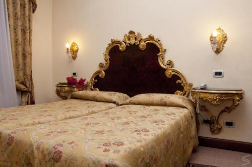 Imagen de la habitación del Hotel Residenza d'Epoca San Cassiano. Foto 3