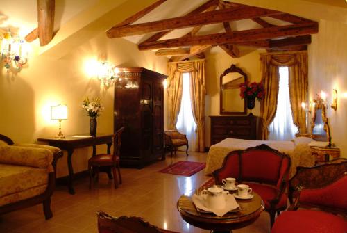 Imagen de los interiores del Hotel Residenza d'Epoca San Cassiano. Foto 18