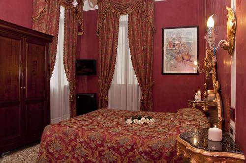 Imagen de la habitación del Hotel Residenza d'Epoca San Cassiano. Foto 12