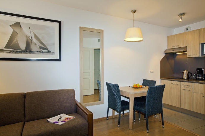 Imagen de la habitación del Hotel Residhome Arcachon Plazza. Foto 9