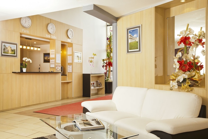 Imagen de los interiores del Hotel Residhome Bures La Guyonnerie. Foto 18