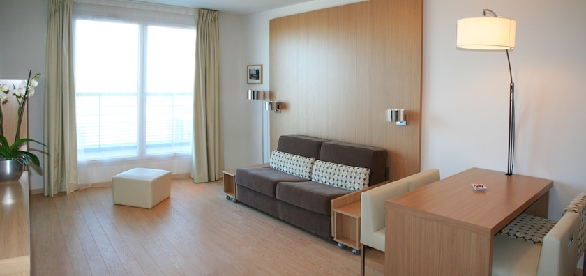 Imagen de la habitación del Hotel Residhome Carrières La Défense. Foto 13