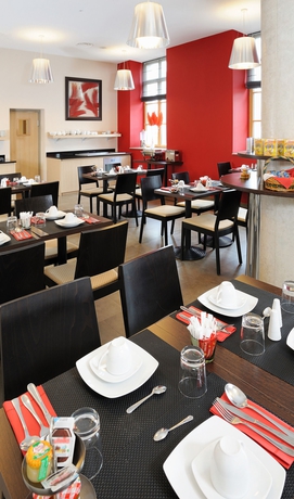 Imagen del bar/restaurante del Hotel Residhome Caserne De Bonne. Foto 4