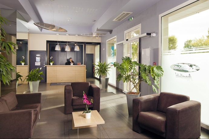 Imagen de los interiores del Hotel Residhome Clermont Ferrand Gergovia. Foto 19