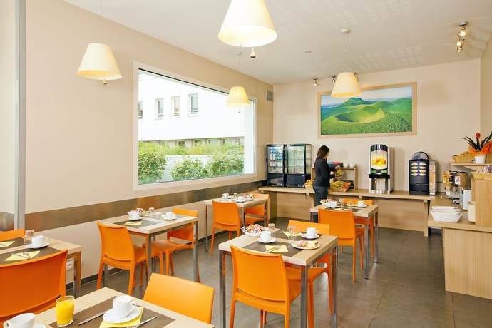 Imagen del bar/restaurante del Hotel Residhome Clermont Ferrand Gergovia. Foto 4