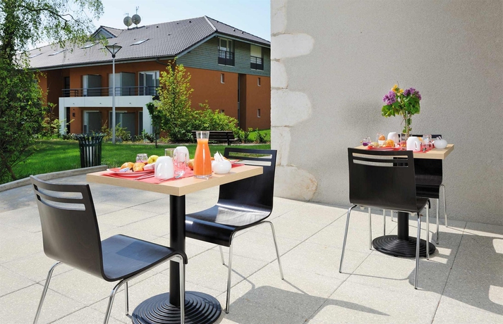 Imagen de los exteriores del Hotel Residhome Le Carre D'or Prevessin. Foto 8