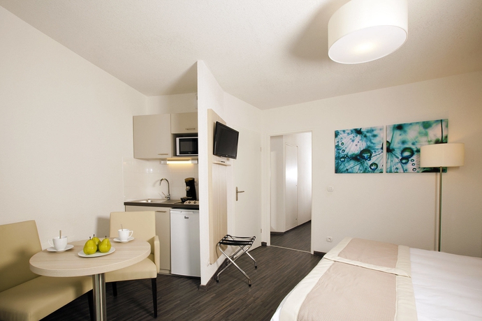 Imagen de la habitación del Hotel Residhome Nanterre la Defense. Foto 6