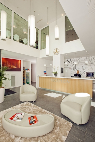Imagen de los interiores del Hotel Residhome Nanterre la Defense. Foto 13