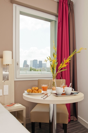 Imagen de la habitación del Hotel Residhome Nanterre la Defense. Foto 9