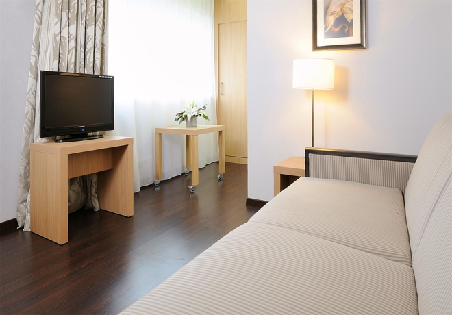 Imagen de los interiores del Hotel Residhome Nantes Berges De La Loire. Foto 12