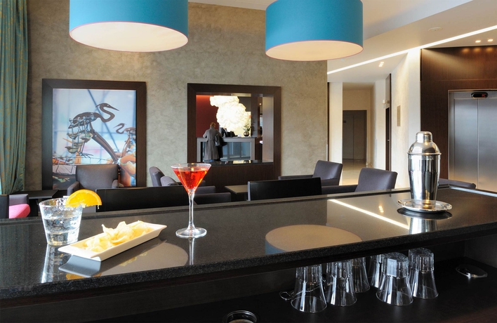 Imagen del bar/restaurante del Hotel Residhome Nantes Berges De La Loire. Foto 5