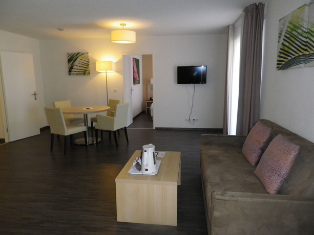Imagen de los interiores del Hotel Residhome Neuilly Bords De Marne. Foto 15