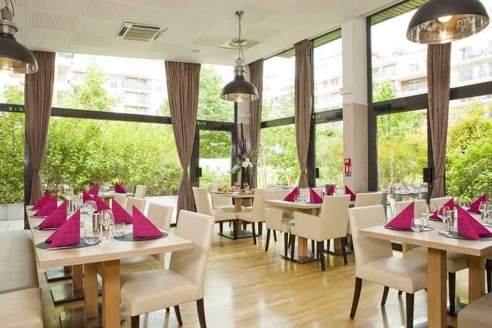 Imagen del bar/restaurante del Hotel Residhome Paris Evry. Foto 4