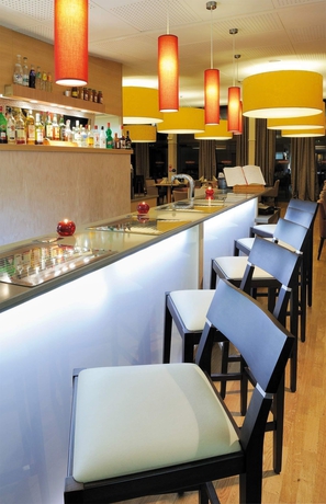 Imagen del bar/restaurante del Hotel Residhome Paris Evry. Foto 9