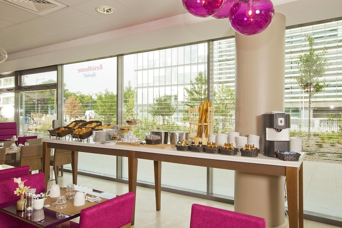 Imagen del bar/restaurante del Hotel Residhome Paris Issy-les-moulineaux. Foto 3