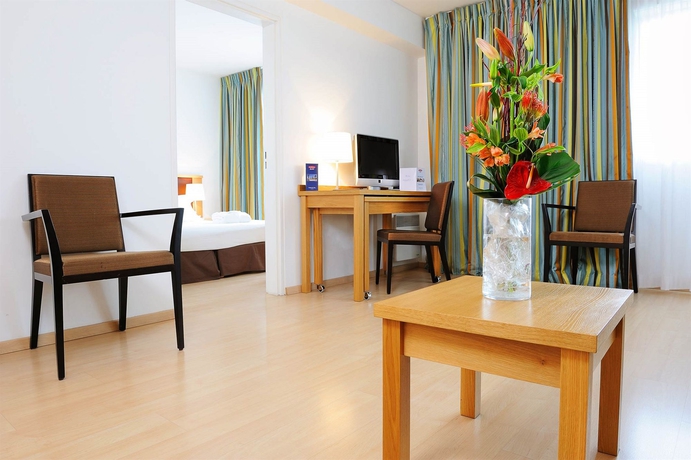 Imagen de los interiores del Hotel Residhome Paris Massy. Foto 16